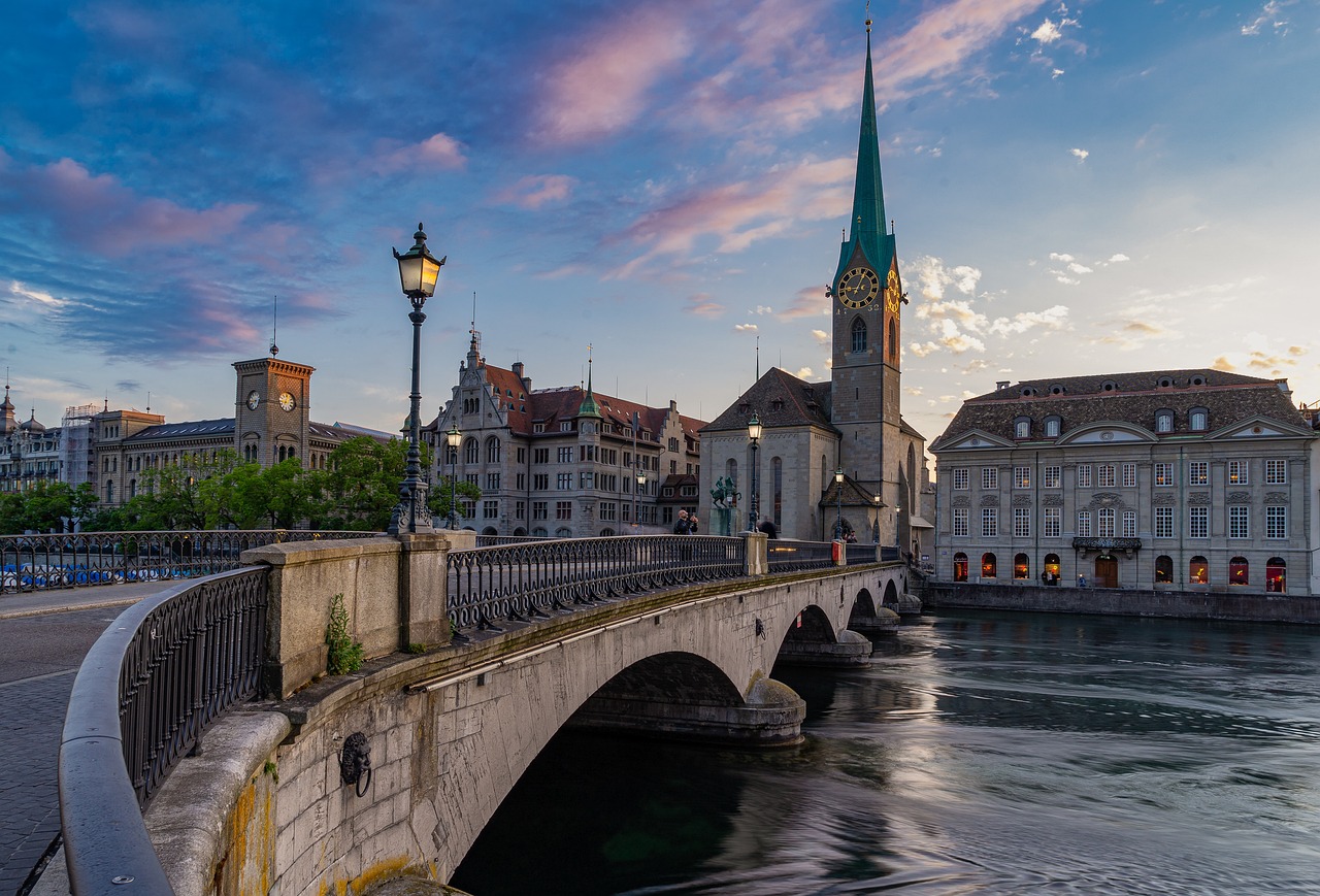 Zurich-Suiza-Planes a Europa-viajes a Europa-Imagen de Jörg Vieli en Pixabay